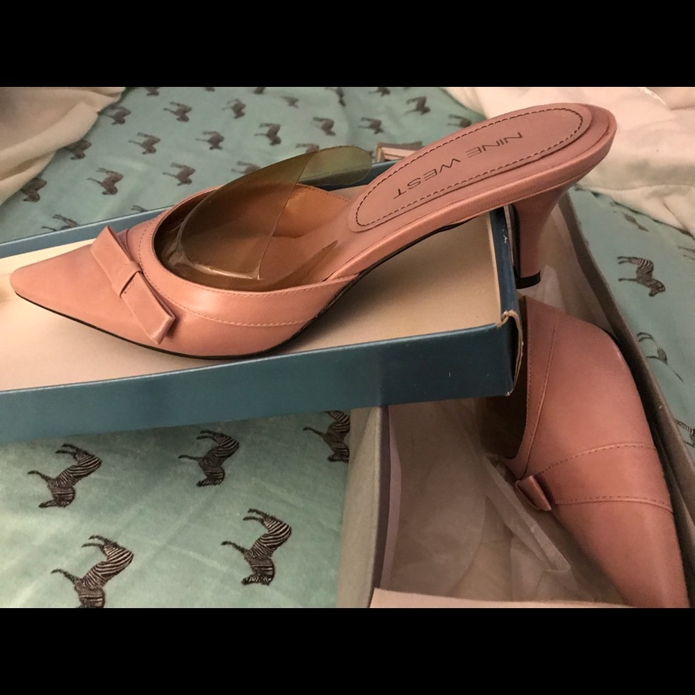 Brand new, never worn open back pumps!